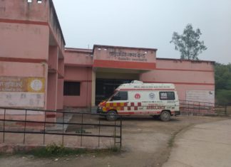 डॉक्टर कोठार पर निर्भर गौरा अस्पताल