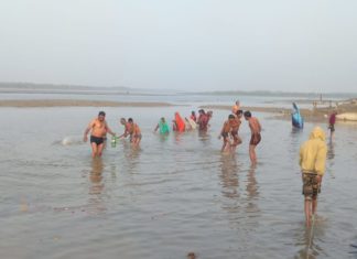 पौष माह की पूर्णिमा पर श्रद्धालुओं ने लगाई आस्था की डुबकी