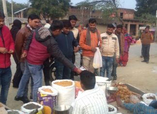 और जब ई ओ हुये सख्त, कई किलो पालीथीन जब्त कर दुकानदारों को दी चेतावनी