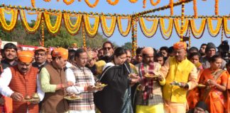 माँ गंगा को निर्मल एवं स्वच्छ बनाने का ले संकल्प-केन्द्रीय मंत्री स्मृति जुबिन ईरानी