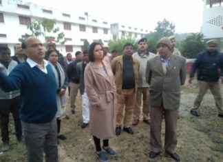 गंगा यात्रा की रैली स्थल का मंडलायुक्त व जिलाधिकारी ने किया निरीक्षण
