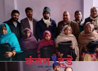 श्री साई नाथ सेवा समिति क़े पदाधिकारियों ने गरीब, असहाय व निराश्रित महिलाओ को कंबल वितरित किये