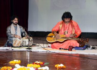 आरेडिका में पंडित सलिल भट्ट का सात्विक वीणा वादन का आयोजन