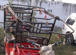 ट्रैक्टर ट्रॉली व ई रिक्शा में भीषण भिड़ंत , 8 साल की बच्ची की मौत