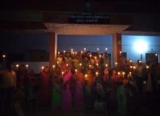 आखिर इस अधिकारी के लिए महिलाओं ने क्यो निकाला कैंडल मार्च