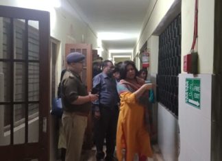 डीएम एसपी ने जब औचक जिला अस्पताल का निरीक्षण कर जारी किए ये निर्देश