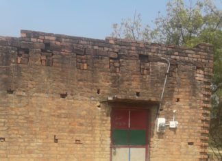 आखिर कौन है शहजाद उर्फ़ मुन्नू जिसके डर से चार लोगों का परिवार अपना घर छोड़ किया पलायन