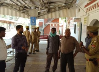 महामारी से निपटने के लिए डलमऊ प्रसासन ने जारी किया हेल्पलाइन नंबर व क्षेत्र का किया निरीक्षण