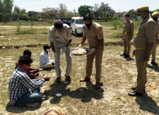 यूपी पुलिस का संदेश..!कोरोना को हराना है हर गरीब को खाना खिलाना है