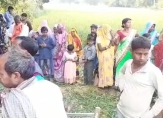 संदिग्ध परिस्थितियों में फांसी के फंदे पर लटका मिला युवक का शव ग्रामीणों में मचा हड़कंप