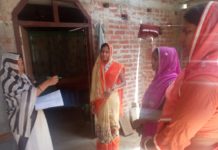 130 आशा बहुओं द्वारा अपने कार्य क्षेत्र मे घर घर जाकर कोरोना संक्रमण के बचने के लिए किया जा रहा जागरूक