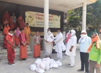 पैनी नजर और तेज लेखनी के साथ सेवा कर रहे हैं कोरोना योद्धा