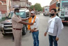 पुलिस और पत्रकार समाज रूपी रथ के दो पहिए: राकेश भारती