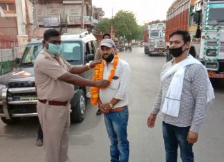 पुलिस और पत्रकार समाज रूपी रथ के दो पहिए: राकेश भारती