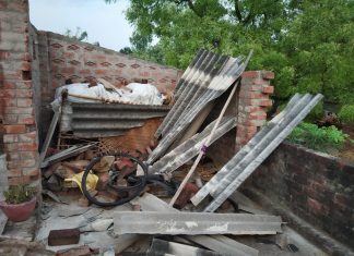 आंधी तूफान ने मचाया कोहराम जरूरी व्यवस्था हुई धड़ाम
