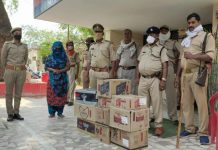 10 पेटी अंग्रेजी शराब के साथ एक महिला को पुलिस ने किया गिरफ्तार