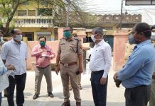 और जब कमिश्नर पहुँच गए यहां और पूछ डाली ये बाते