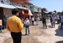 गलियां मोहल्ला कस्बो में सेनेटाइजर का करवाया गया छिड़काव