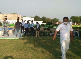 अधिकारियों ने इस ग्राम सभा के समस्त कार्य को देखकर थपथपाई पीठ