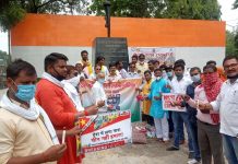 जनसत्ता दल की रायबरेली इकाई ने शहीद वीर जवानों को दी श्रद्धांजलि