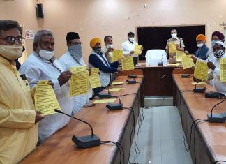 धर्म गुरुओं ,संभ्रांत व्यक्तियों के साथ आगामी आने वाले त्यौहार को लेकर हुई बैठक