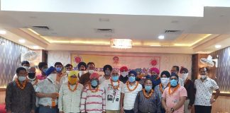शहर के मुख्य बाजारों के प्रमुख व्यापारी अखिल भारतीय उद्योग व्यापार मंडल से जुड़े