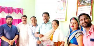 रायबरेली में प्रथम स्थान पाने वाली आस्था को कायस्थ महासभा ने किया सम्मानित