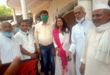 पेट्रोल, डीजल के बढते दामो ने जनता की तोडी कमर, प्रदेश कांग्रेस कमेटी सदस्य सुनीता ने सौपा ज्ञापन