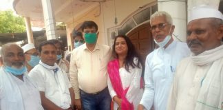 पेट्रोल, डीजल के बढते दामो ने जनता की तोडी कमर, प्रदेश कांग्रेस कमेटी सदस्य सुनीता ने सौपा ज्ञापन