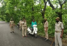बिना मास्क वालो से चेकिंग के दौरान वसूला गया जुर्माना