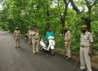 बिना मास्क वालो से चेकिंग के दौरान वसूला गया जुर्माना