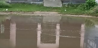 बारिश में सरकार द्वारा दुरुस्त हाईवे होने के बजाए जा रहे हैं डंके! अधिकारी काट रहे हैं झूठी रिपोर्टे लगाकर मलाई