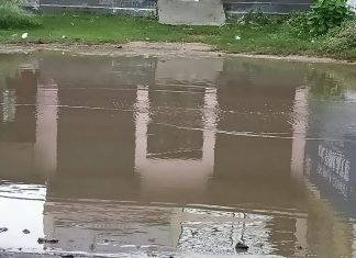 बारिश में सरकार द्वारा दुरुस्त हाईवे होने के बजाए जा रहे हैं डंके! अधिकारी काट रहे हैं झूठी रिपोर्टे लगाकर मलाई
