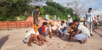 पंचामृत गंगा सेवा समूह के कारसेवकों ने की भव्य गंगा आरती