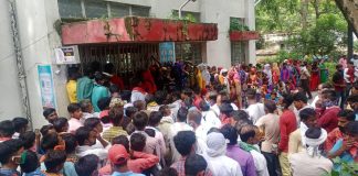इस डाकघर में खुलेआम कोरोना को न्योता दे रहे अधिकारी
