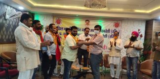 व्यापारियों ने ली उत्तर प्रदेश युवा उद्योग व्यापार मंडल की सदस्यता