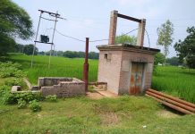 सफेद हाथी साबित हो रहा सरकारी नलकूप, जिम्मेदार मौन