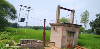 सफेद हाथी साबित हो रहा सरकारी नलकूप, जिम्मेदार मौन