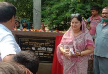 सदर विधायक अदिति सिंह व उनकी मां ने जनता का दुःख दर्द जाना