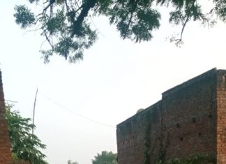 गरीब ने आशियाना गिराने का लगाया आरोप