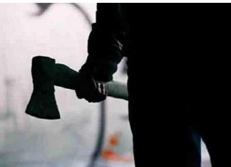और जब सोते यूवक पर अज्ञात लोगो ने कुल्हाड़ी से कर दिया हमला
