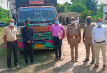 लालगंज पुलिस व नारकोटिक्स टीम के हत्थे चढ़ा अफीम छिलके से लदा डीसीएम ट्रक एक अभियुक्त गिरफ्तार