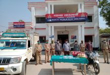 बछरावां पुलिस ने 4 गोवंश तस्करों को किया गिरफ्तार मनबढ अपराधियों ने पुलिस टीम पर किया फायर