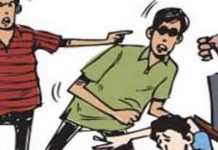 दरवाजा लगाने को लेकर दो सगे भाइयों में मारपीट दोनों गम्भीर
