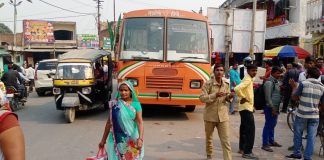 तहसील मुख्यालय होने के बाद भी नही बन सका बस स्टॉप