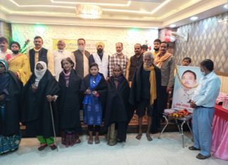 व्यापार मंडल के पूर्व जिला अध्यक्ष की प्रथम पुण्यतिथि पर बेसहारा लोगो को वितरण किये गए कम्बल