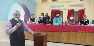लखनऊ खण्ड स्नातक एवं शिक्षक के मतदान को सम्पन्न कराने हेतु जिलाधिकारी ने मास्टर ट्रेनरों को किया प्रशिक्षित