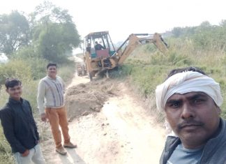 समाजसेवी राजेश यादव फौजी ने अपने कोष से कराई रास्ते की मरम्मत