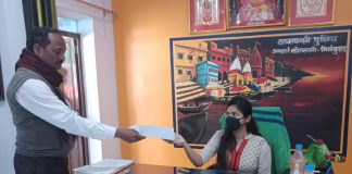 मिर्जामुराद में एक दिन की थानाप्रभारी बनी जान्हवी सिंह, सुनी फरियाद
