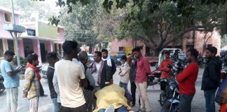 पुल की रेलिंग से तेज रफ्तार बाइक टकराई एक की मौत ,एक घायल